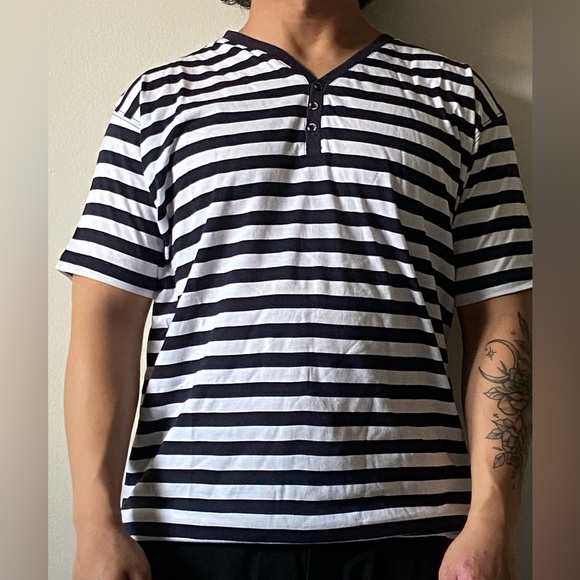 Black and white stripe casual button down - Picture 2 of 2